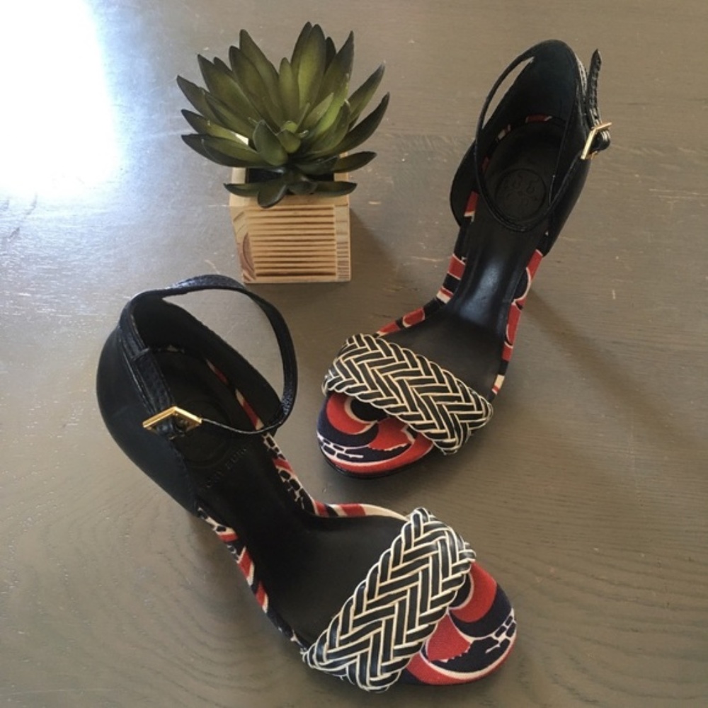 GORGEOUS Tory Burch Navy & White Ankle Strap Stiletto Sandals LIKE NEW!! - Picture 3 of 4